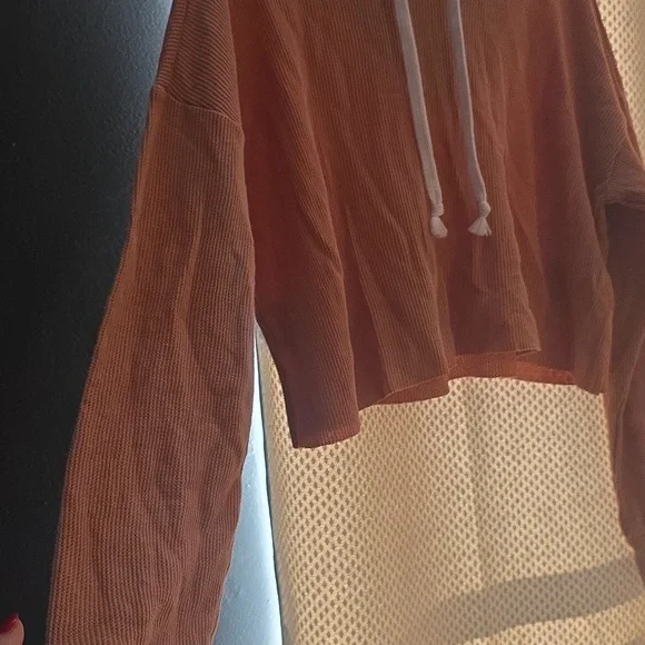 Forever 21 Peach Hooded Crop Top - Picture 5 of 6